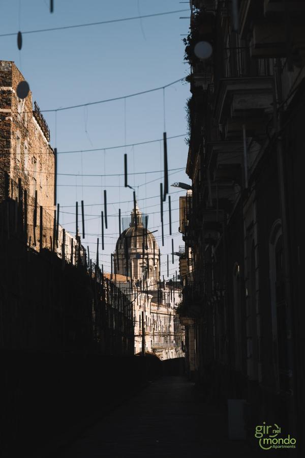 Giro Nel Mondo Apartments Catania Bagian luar foto