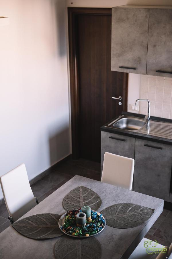 Giro Nel Mondo Apartments Catania Bagian luar foto