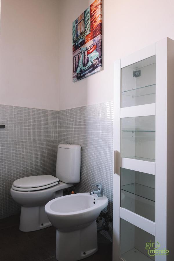 Giro Nel Mondo Apartments Catania Bagian luar foto