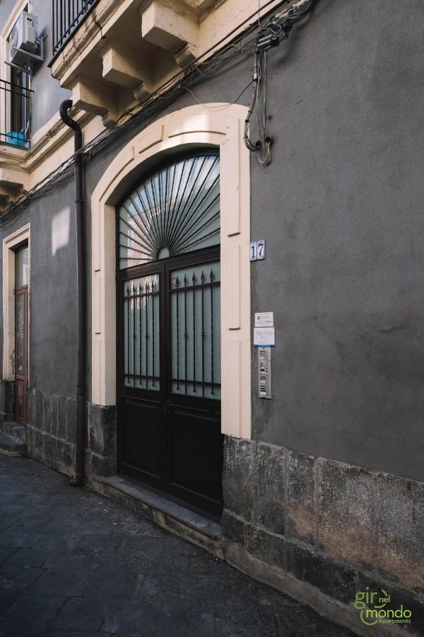 Giro Nel Mondo Apartments Catania Bagian luar foto