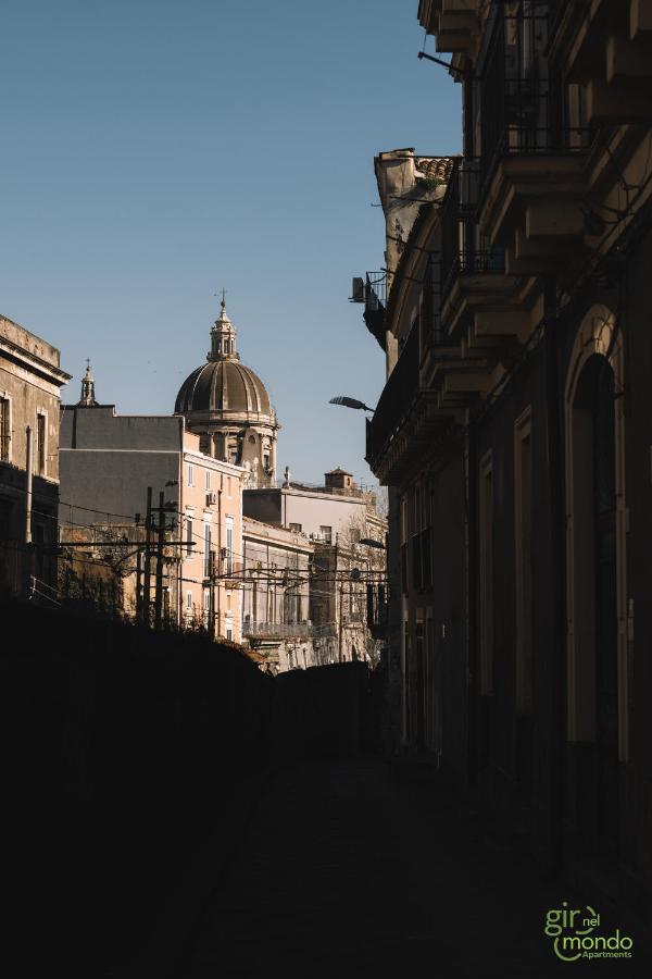 Giro Nel Mondo Apartments Catania Bagian luar foto